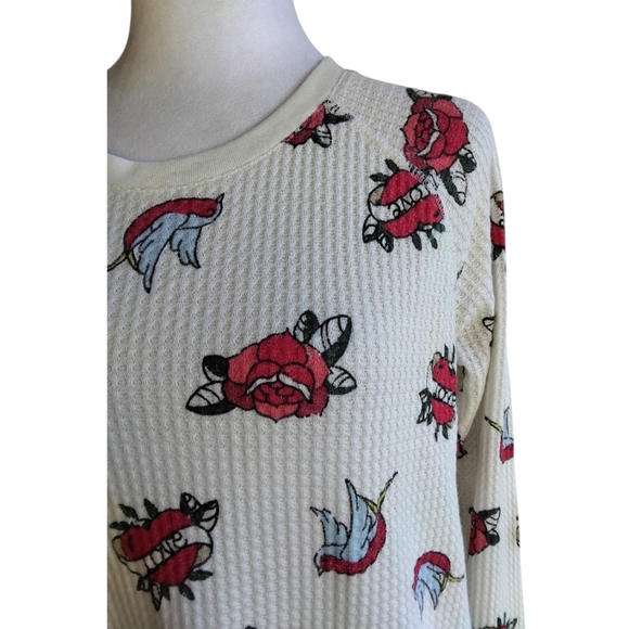 P.J. Salvage Love Gram Tattoo Print Thermal Top NWT Size Medium - Picture 4 of 9